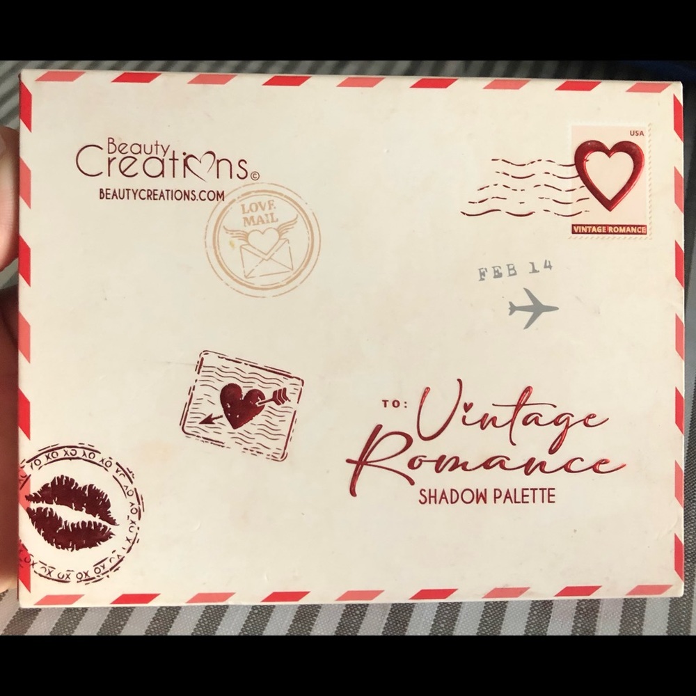 BEAUTY CREATIONS VINTAGE ROMANCE EYESHADOW PALETTE